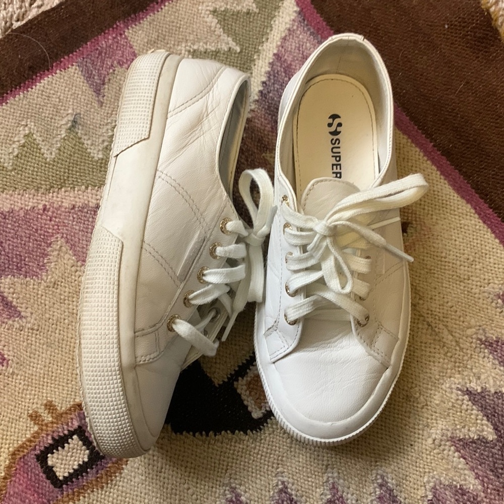 White leather supergas